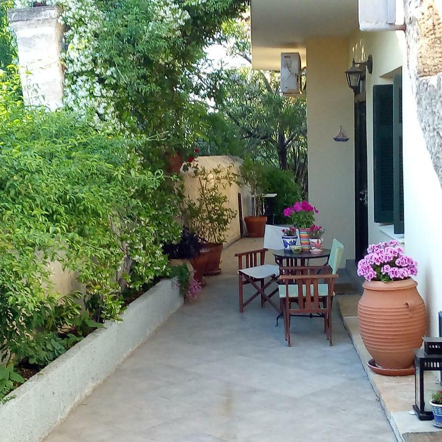 Villa Aegina'S Oasis Esterno foto